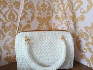 Bolsa de crochê estilo baú