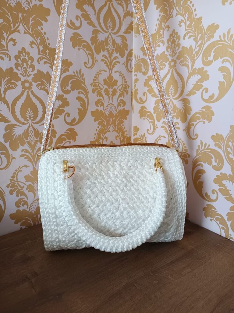 Bolsa de crochê estilo baú