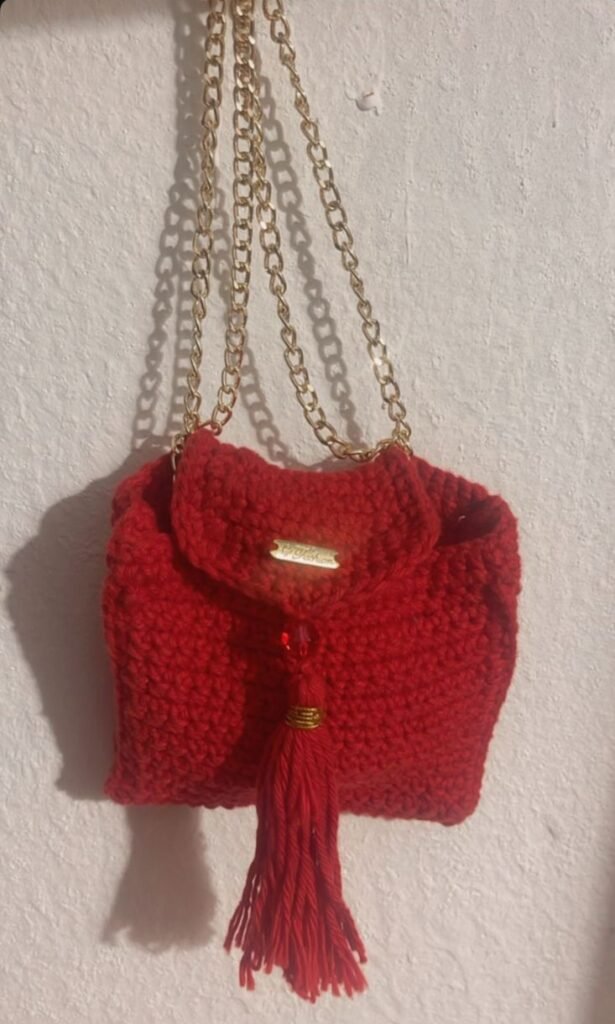 Bolsa Red Moderna em Crochê