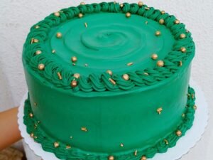 Bolos Confeitados Doce Deni: A estrela da sua festa! 🎂✨ - 1,5Kg