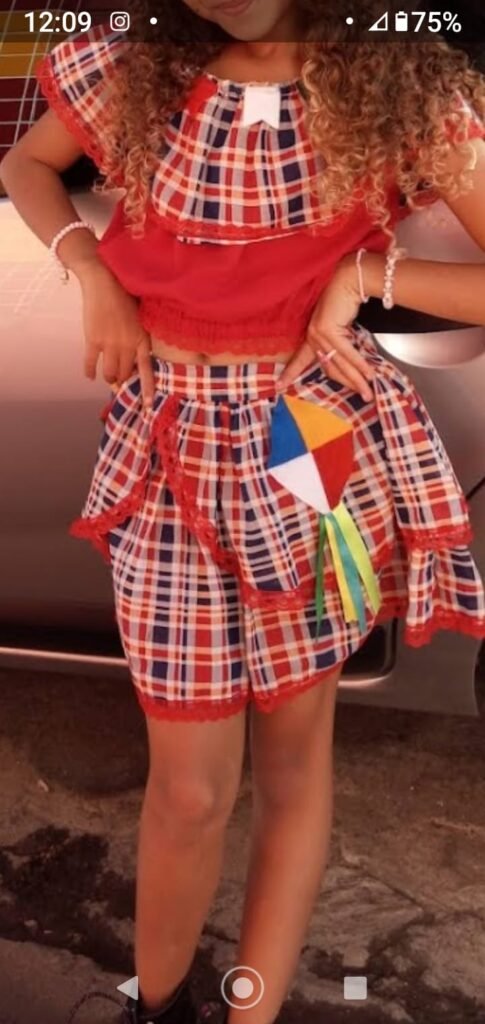 🎀 Vestidos Juninos e Bonecos Artesanais – Sob Encomenda 🎀