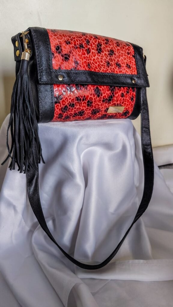 Bolsa em Corte a Fio – Couro Legítimo