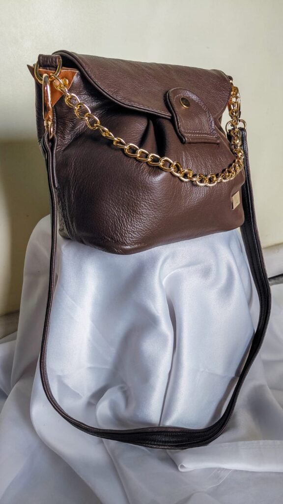 Bolsa em Couro Legítimo “Puro Charme”