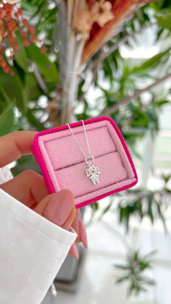 Colar Mãe de Menina com Zircônias