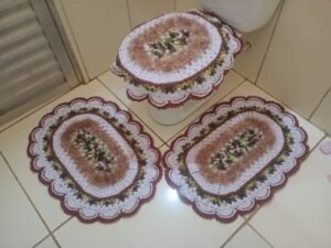 Jogo de Banheiro em Crochê Artesanal – 3 Peças