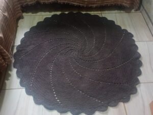 Tapete Preto Redondo em Crochê Grande para Sala
