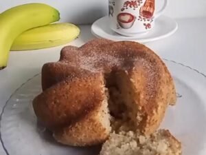 🍌✨ Bolo de Banana com Canela – Sabor de Casa ✨🍌