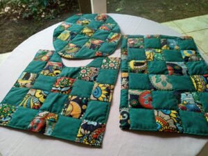Conjunto Artesanal em Patchwork – Jogo de Banheiro