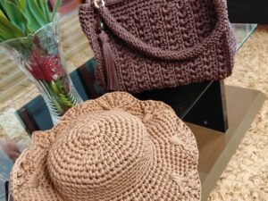 Bolsa e Chapéu Artesanais em Crochê