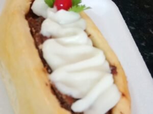 Salgado assado com cobertura cremosa