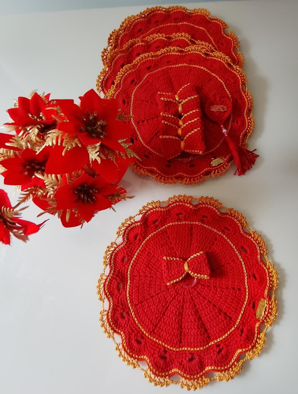 Conjunto Sousplat com Porta Guardanapo e Detalhes em Dourado - Imagem 3