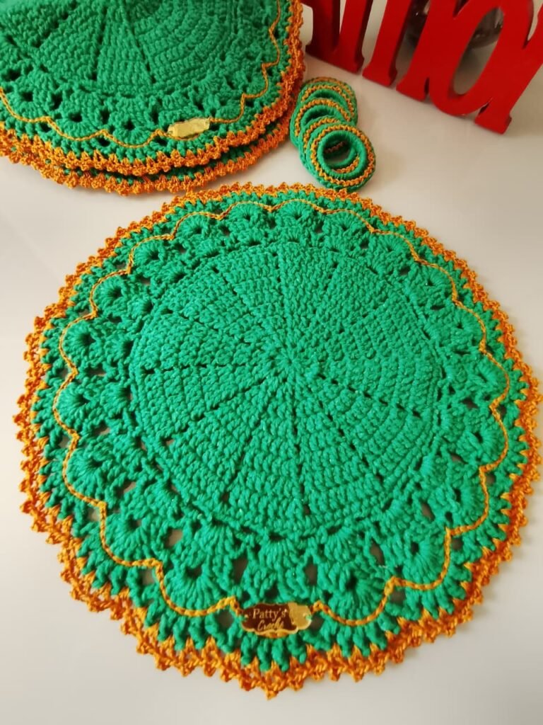 Conjunto Sousplat Trabalhado em Crochê