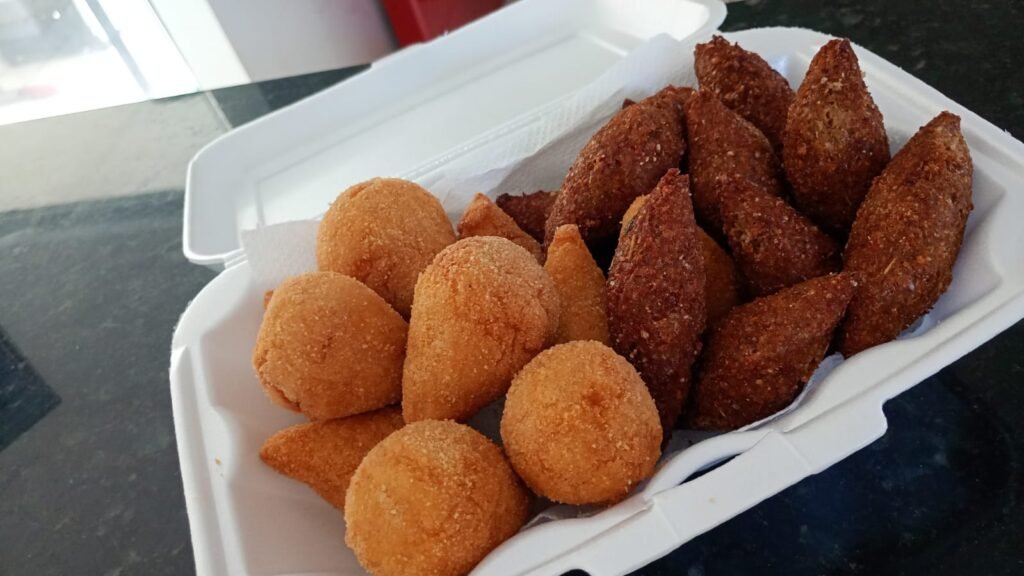 Combo coxinhas e kibes