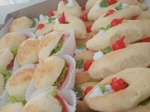 SALGADOS GOURMET – R$ 130,00 o cento