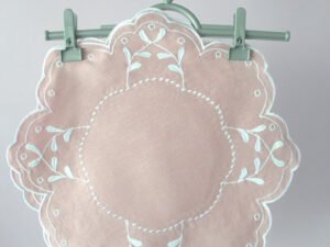Sousplat Rosa Claro Bordado