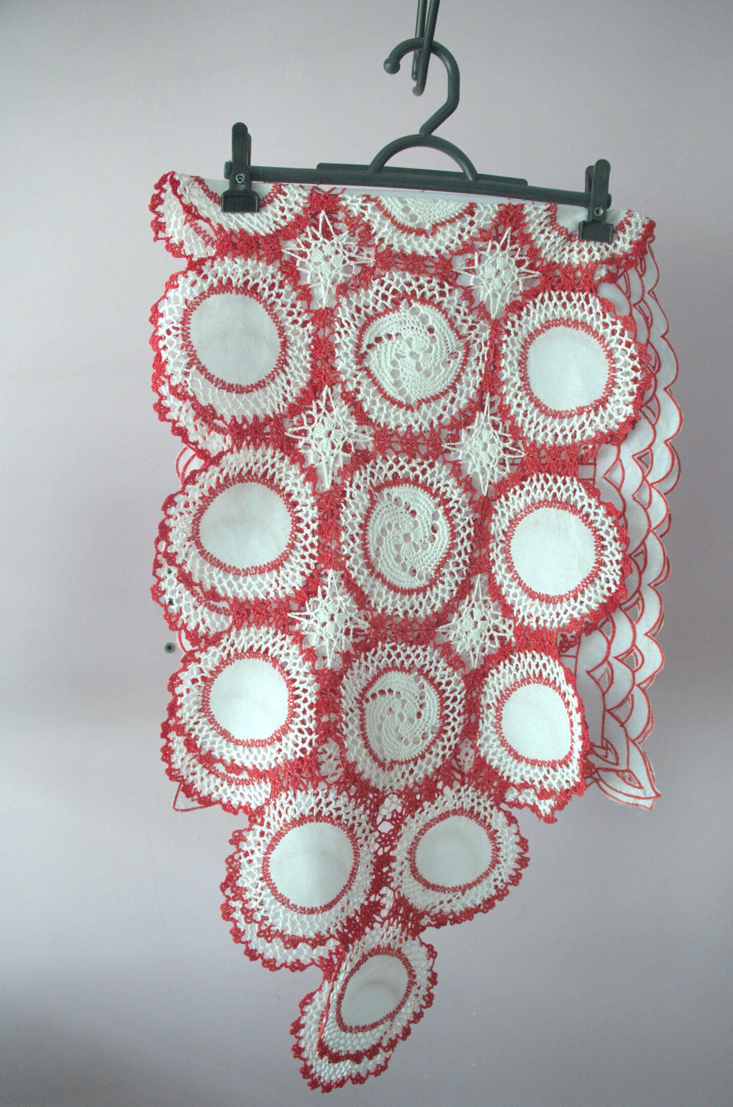 Toalhinha em Crochê Vermelha e Branca - Imagem 3