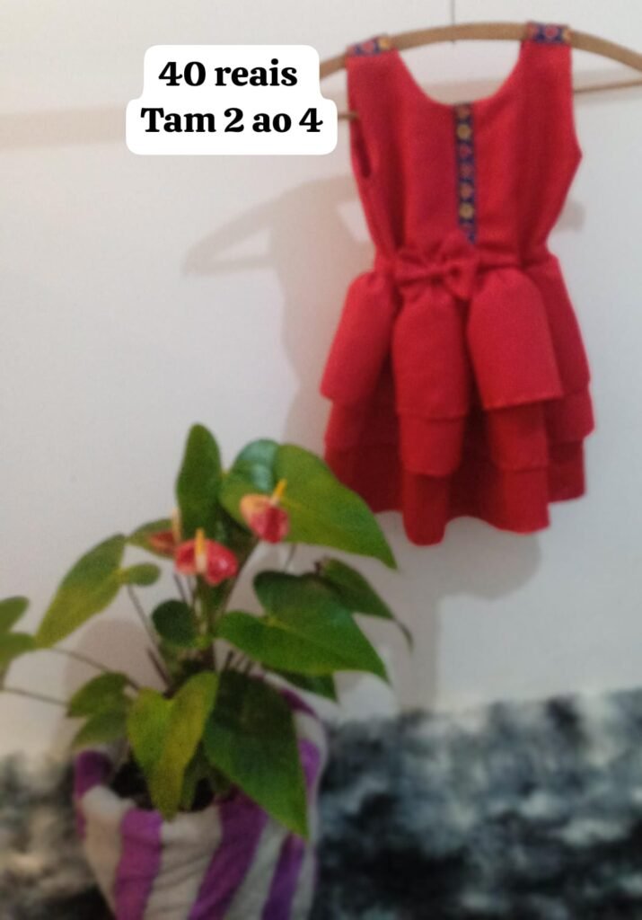 Vestido Infantil Vermelho Camadas