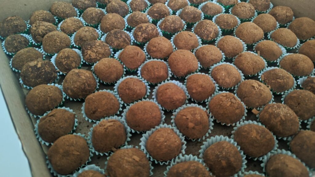 🍬 Brigadeiro simples — R$2,00 (unidade)