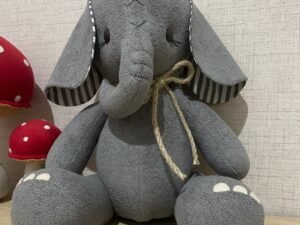🐘 Elefante de Pelúcia Tamanho M