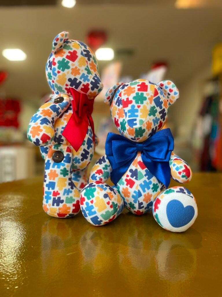 🧸 Urso Inclusivo Pequeno – 35 cm