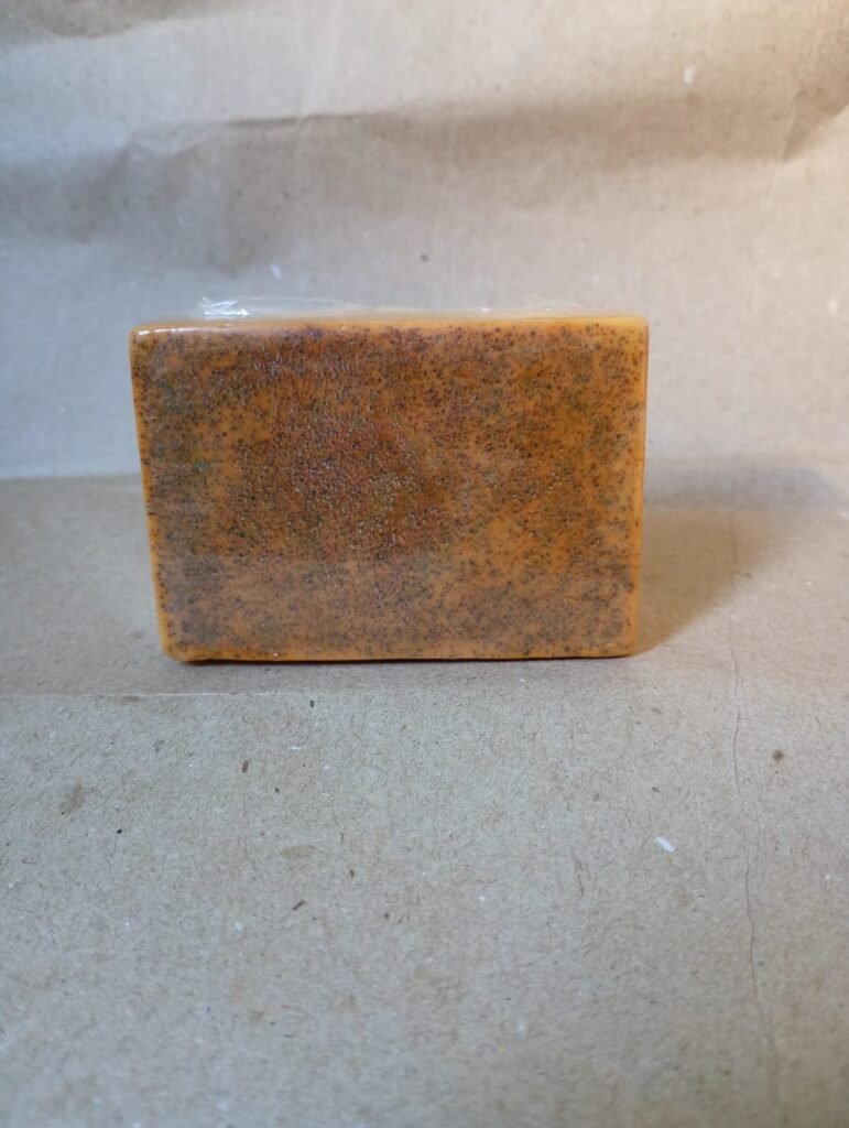 Sabonete artesanal glicerinado de açafrão da terra. 90g.