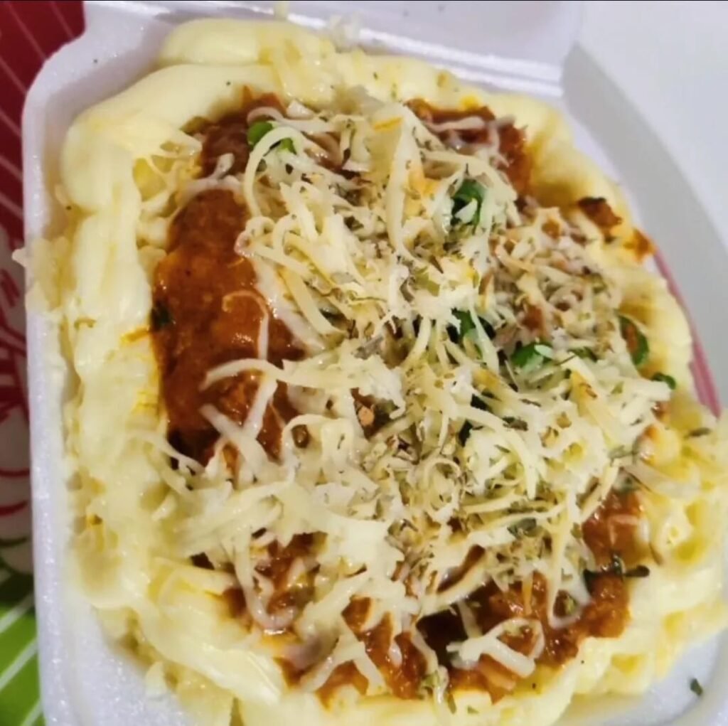 Batata Recheada à Bolonhesa com Queijo, Bacon e Requeijão Cremoso